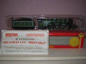 Hornby Railways LNER Class A3 Locomotive Pretty Polly Limited Edition
