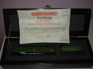 Hornby Railways R320 Battle of Britain Class Locomotive Exeter R/N 21C101 Limited Edition